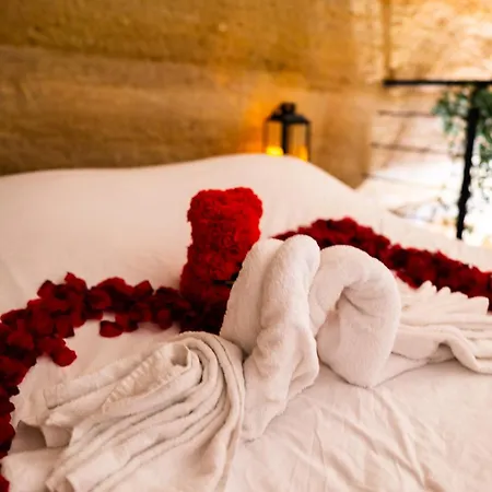 Troglodyte & Prive - Luxe Et Detente *