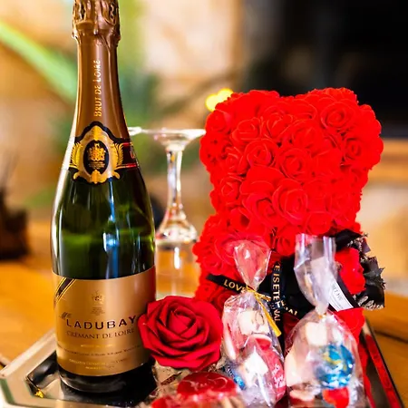 Troglodyte & Prive - Luxe Et Detente *