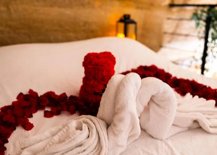 Troglodyte & Prive - Luxe Et Detente *