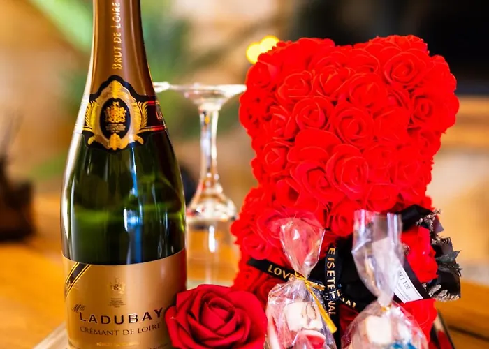 Troglodyte & Prive - Luxe Et Detente *